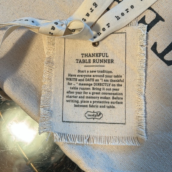 Tablecloth runner grateful thank you blessed MUD PIE - Picture 4 of 5